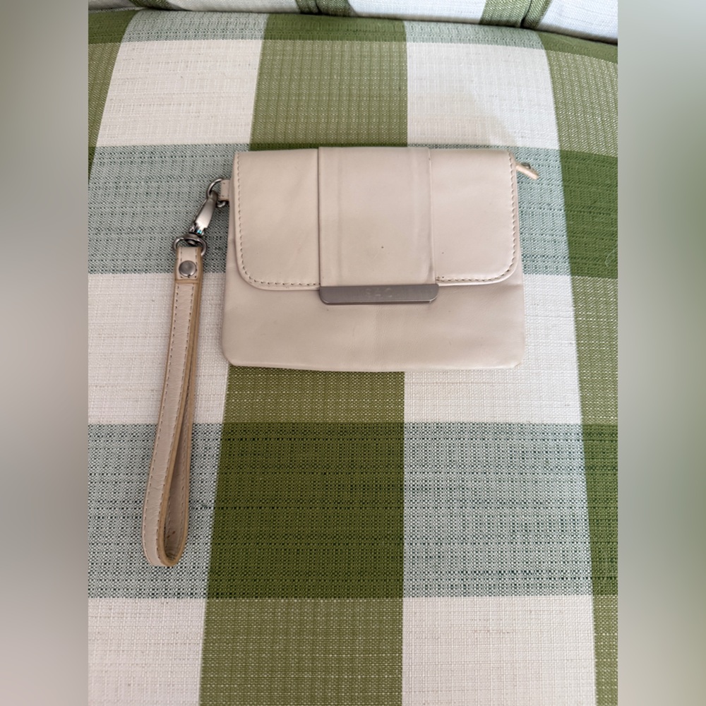 Red Envelope Elegant Cream Wristlet Clutch in good used condition